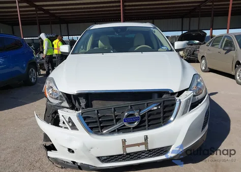 2012 Volvo Xc60 3.2/3.2 Platinum/3.2 Premier/3.2 Premier Plus z USA, uszkodzony, nr VIN YV4952DL7C2303064